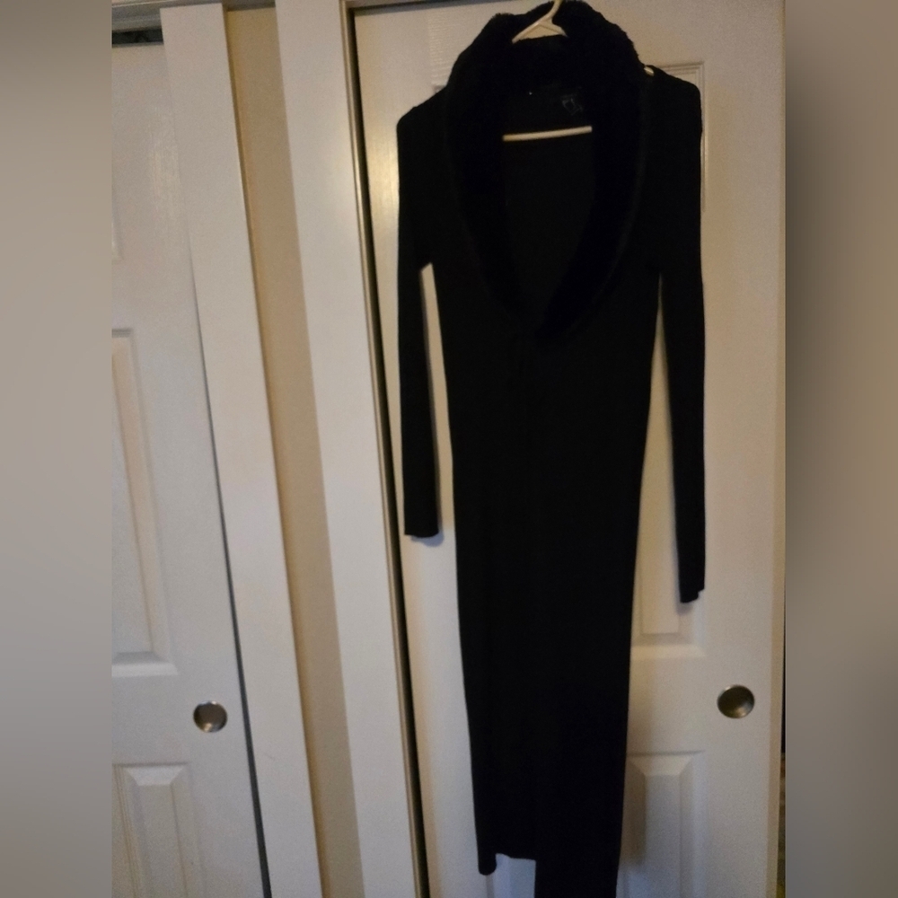 Elegant Black Long Sleeve Dress - Picture 3 of 3